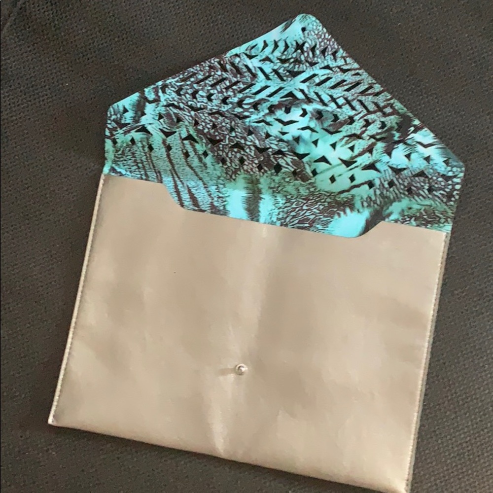 Unique laser cut clutch